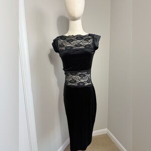 Women’s black bodycon velvet dress size xs